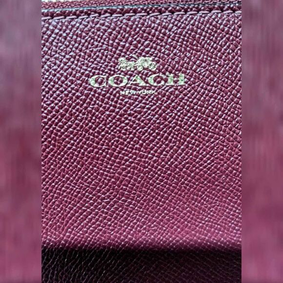 COACH wristlet coin/money pouch cross-grain leather burgundy wine color - Picture 3 of 8